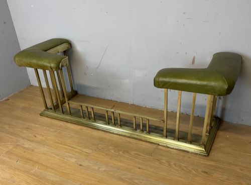 c19th brass club fender in green leather - CATEGORY: ANTIQUE FIREPLACES - DATED 19TH CENTURY
