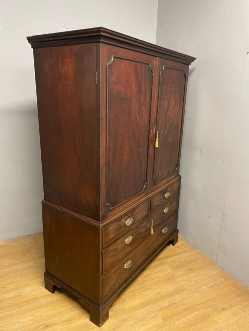 GEORGIAN FLAME MAHOGANY LINEN PRESS OF SMALL PROPORTIONS - ADDITIONAL PHOTO 8