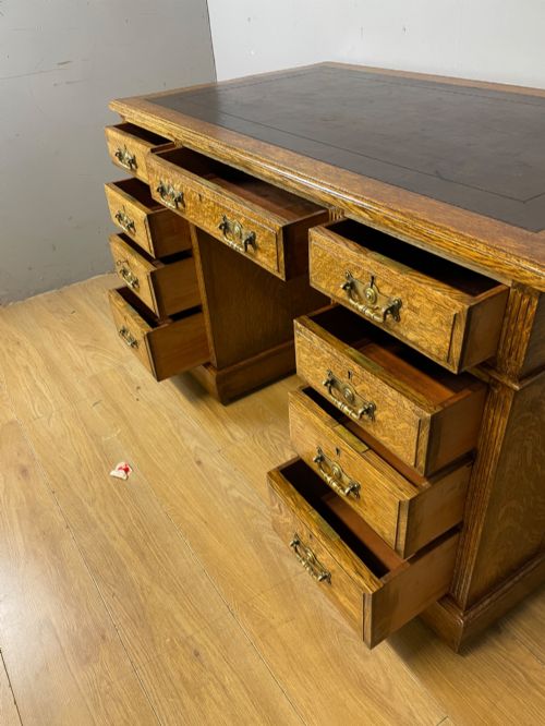 ARTS AND CRAFTS GOLDEN OAK THREE PART DESK WITH INSET LEATHER TOP - ADDITIONAL PHOTO 7