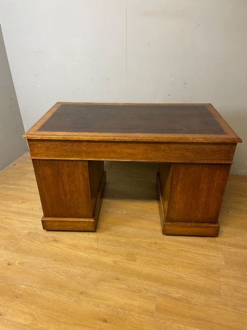 ARTS AND CRAFTS GOLDEN OAK THREE PART DESK WITH INSET LEATHER TOP - ADDITIONAL PHOTO 11