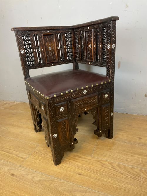 C19TH INLAID CARVED CORNER CHAIR WITH MASHRABIYA PANELS ATTRIBUTED TO LIBERTY AND CO - ADDITIONAL PHOTO 3
