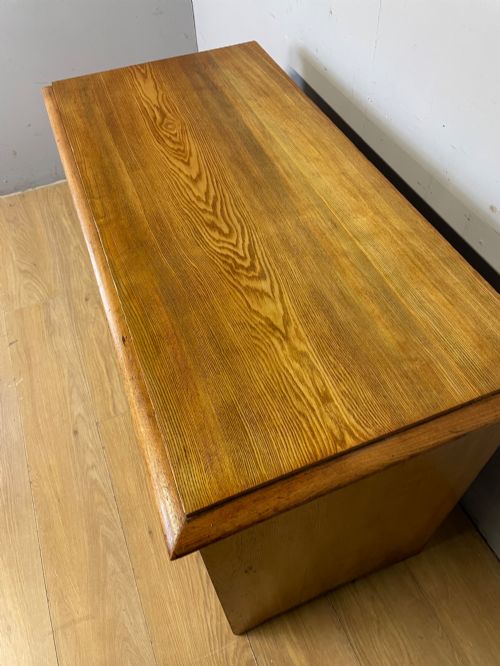 ARTS AND CRAFTS SOLID ASH THREE HEIGHT CHEST OF DRAWERS - ADDITIONAL PHOTO 2