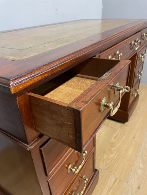 EDWARDIAN MAHOGANY PEDESTAL THREE PART DESK WITH A TOOLED LEATHER - ADDITIONAL PHOTO 5
