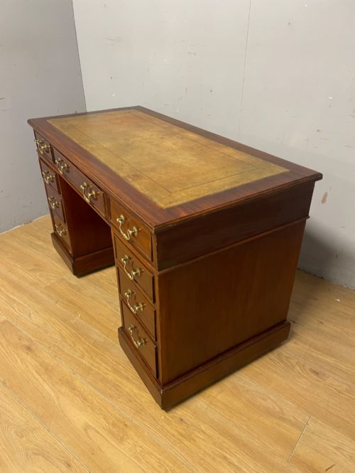 EDWARDIAN MAHOGANY PEDESTAL THREE PART DESK WITH A TOOLED LEATHER - ADDITIONAL PHOTO 9