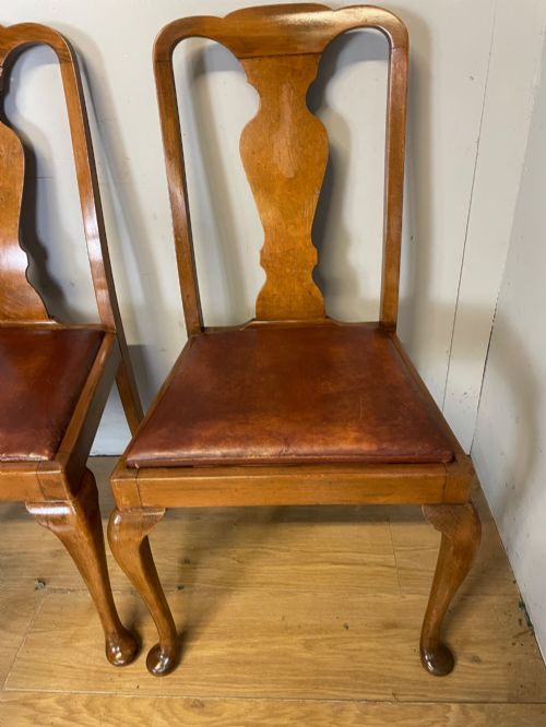 QUEEN ANNE STYLE SET OF FIVE 41 WALNUT DINING CHAIRS - ADDITIONAL PHOTO 4