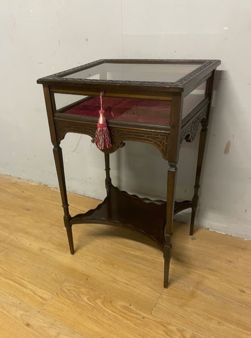 C19TH MAHOGANY BLIND FRETWORK BIJOUTERIE - ADDITIONAL PHOTO 2