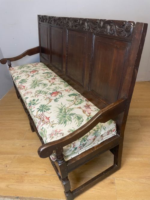 GEORGIAN CARVED OAK FOUR PANEL SETTLE - ADDITIONAL PHOTO 10