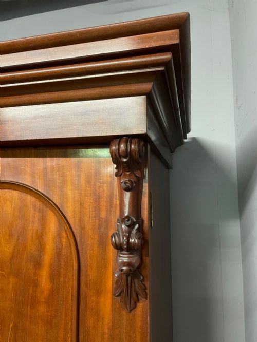 C19TH FLAME MAHOGANY TRIPLE WARDROBE IN GOOD ORIGINAL CONDITION - ADDITIONAL PHOTO 8