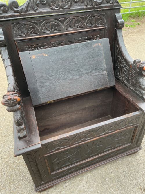 C19TH CARVED OAK BOX SETTLE OF SMALL PROPORTIONS - ADDITIONAL PHOTO 8