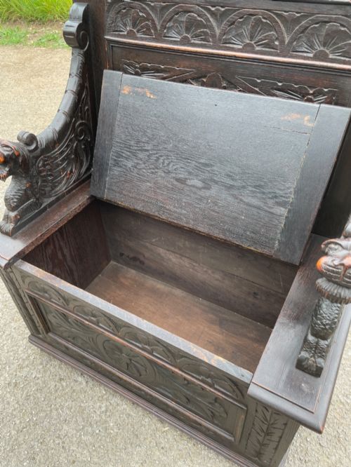 C19TH CARVED OAK BOX SETTLE OF SMALL PROPORTIONS - ADDITIONAL PHOTO 9