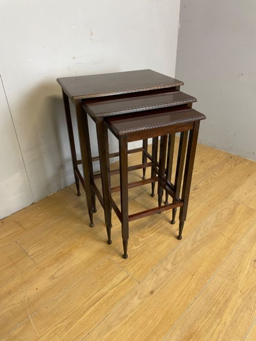edwardian solid mahogany nest of tables - CATEGORY: ANTIQUE TABLES - DATED EDWARDIAN