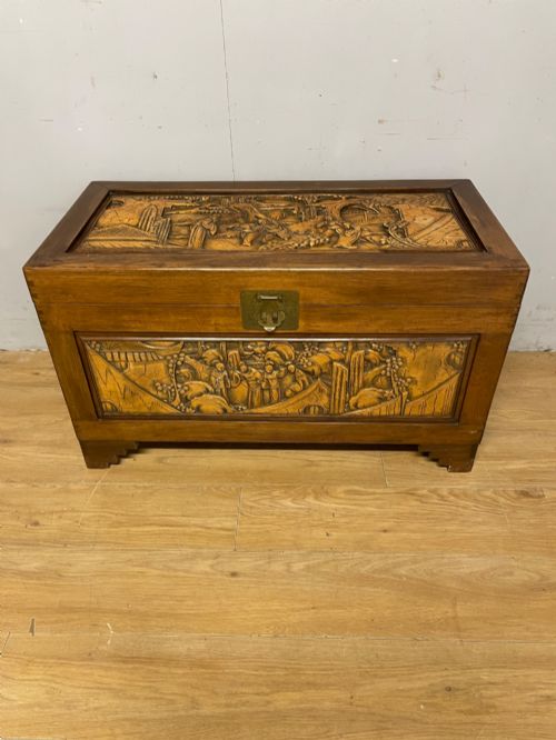 EARLY C20TH CARVED ORIENTAL CAMPHOR WOOD CHEST - ADDITIONAL PHOTO 1