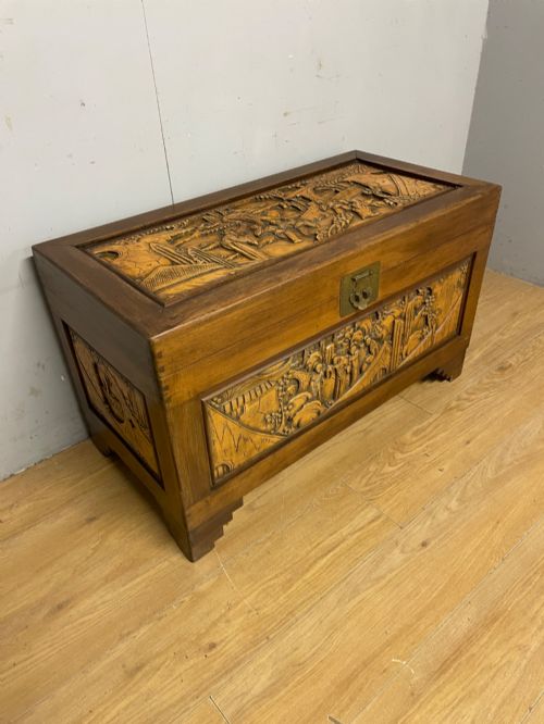 EARLY C20TH CARVED ORIENTAL CAMPHOR WOOD CHEST - ADDITIONAL PHOTO 2