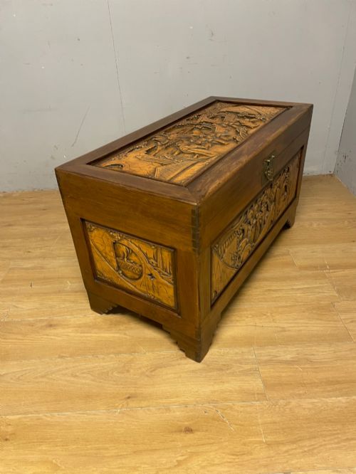 EARLY C20TH CARVED ORIENTAL CAMPHOR WOOD CHEST - ADDITIONAL PHOTO 6