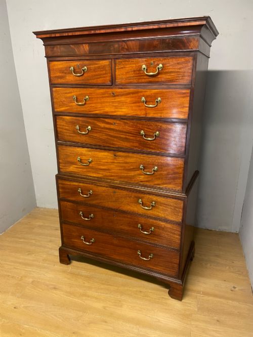 Late C18th mahogany chest on chest in good original condition