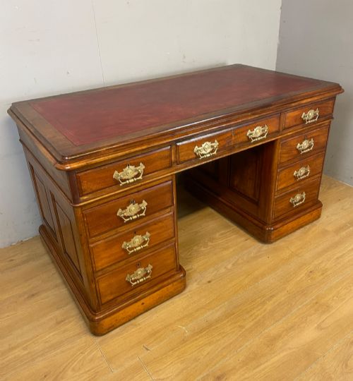 C19th High Quality Walnut Twin Pedestal Three Part Desk