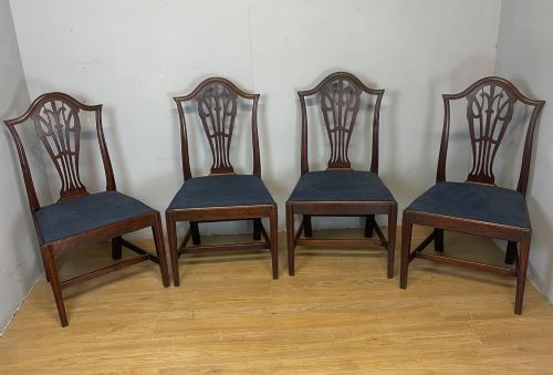 Set of Four Georgian Mahogany Chippendale Style Country Chairs