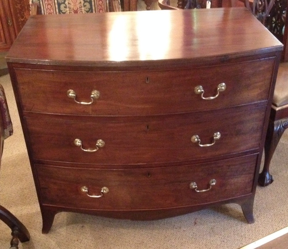 Antique Georgian bow front mahogany chest of drawers circa 1800