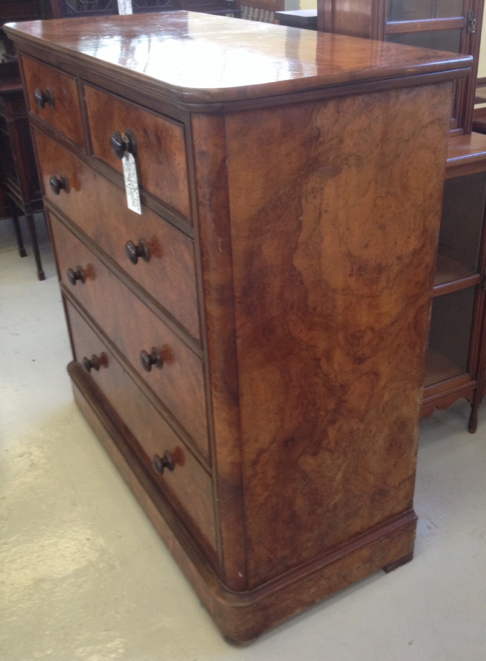 Antique Victorian burr walnut chest of drawers circa 1870