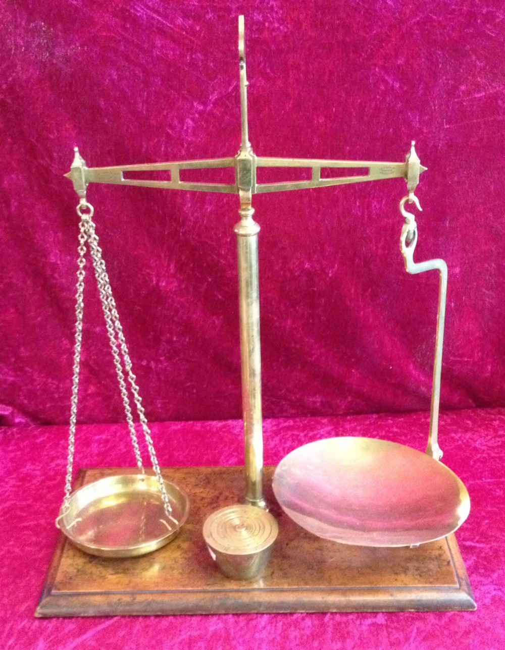 Set of Edwardian Avery scales with unusual weights 