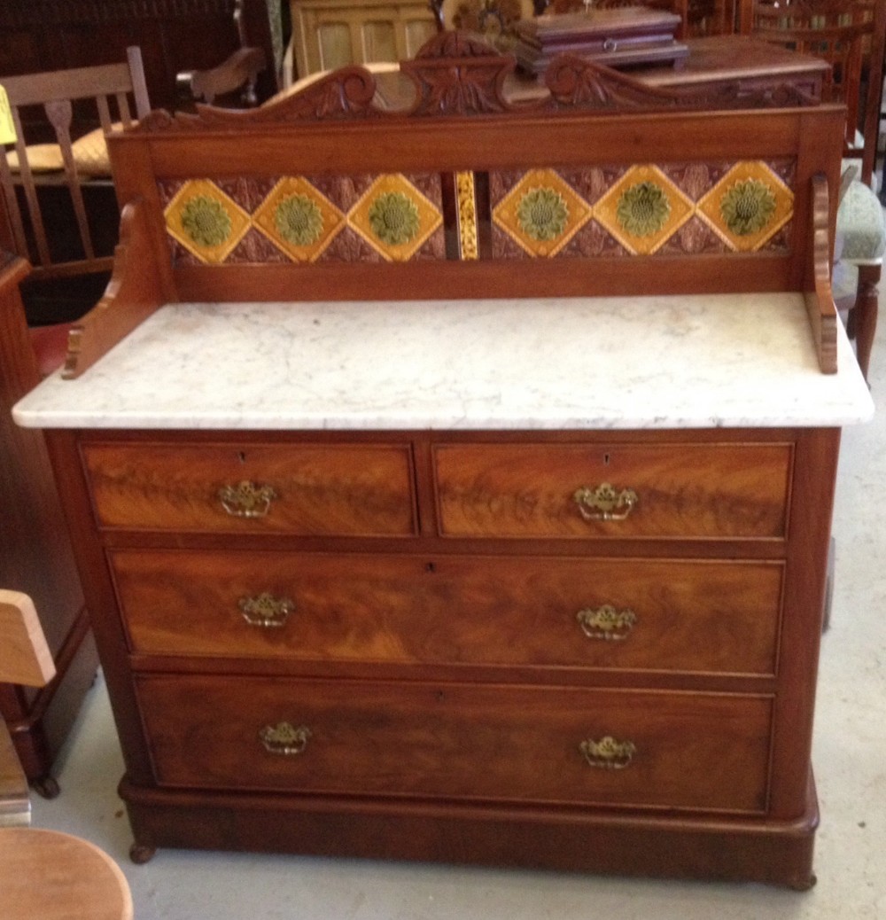 Victorian mahogany marble topped washstand with Minton tiled back