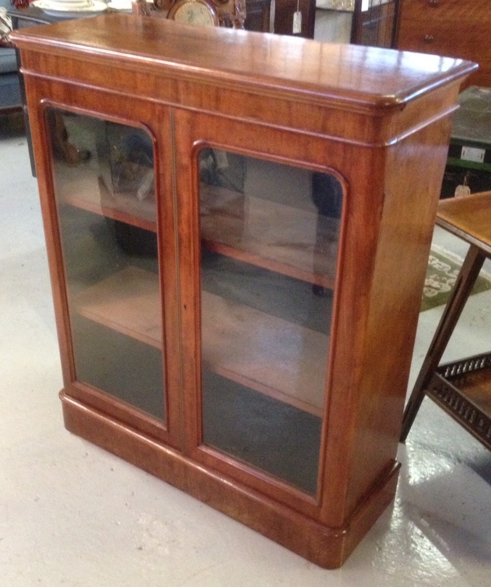 Mahogany Victorian freestanding glazed bookcase with adjustable shelves 