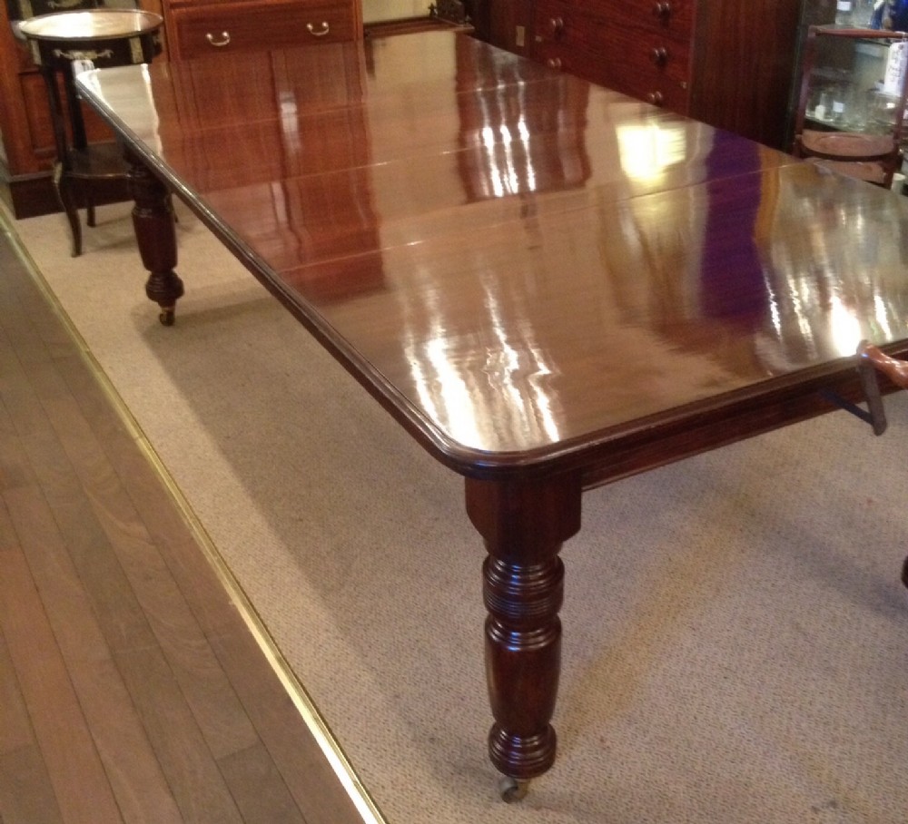 Victorian walnut wind out 10 seater dining table Fully restored 