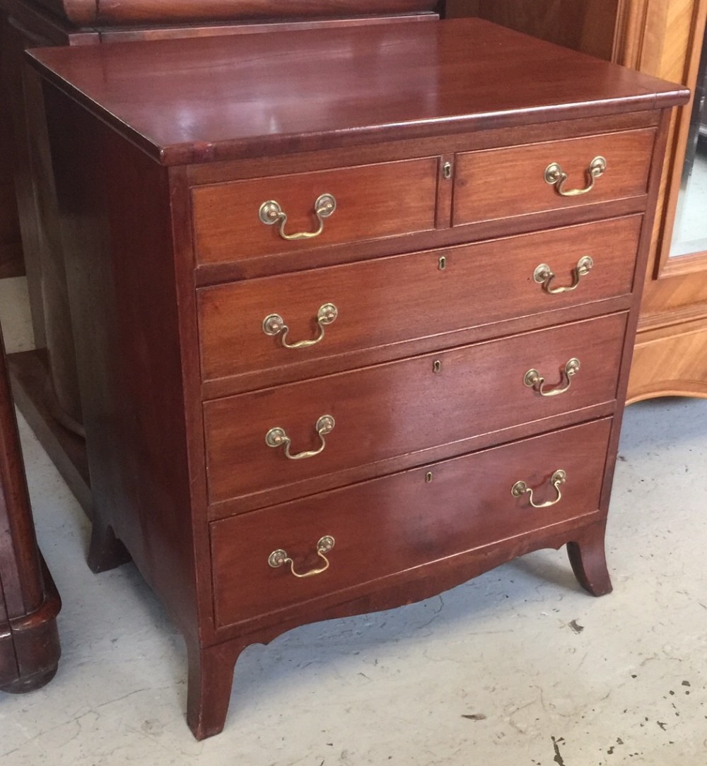 Georgian style mahogany chest of drawers on splayed feet circa 1900