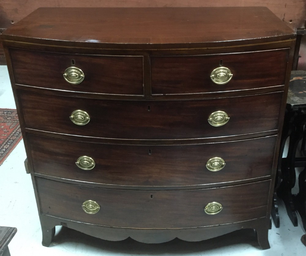 Georgian bow front mahogany chest of drawers 