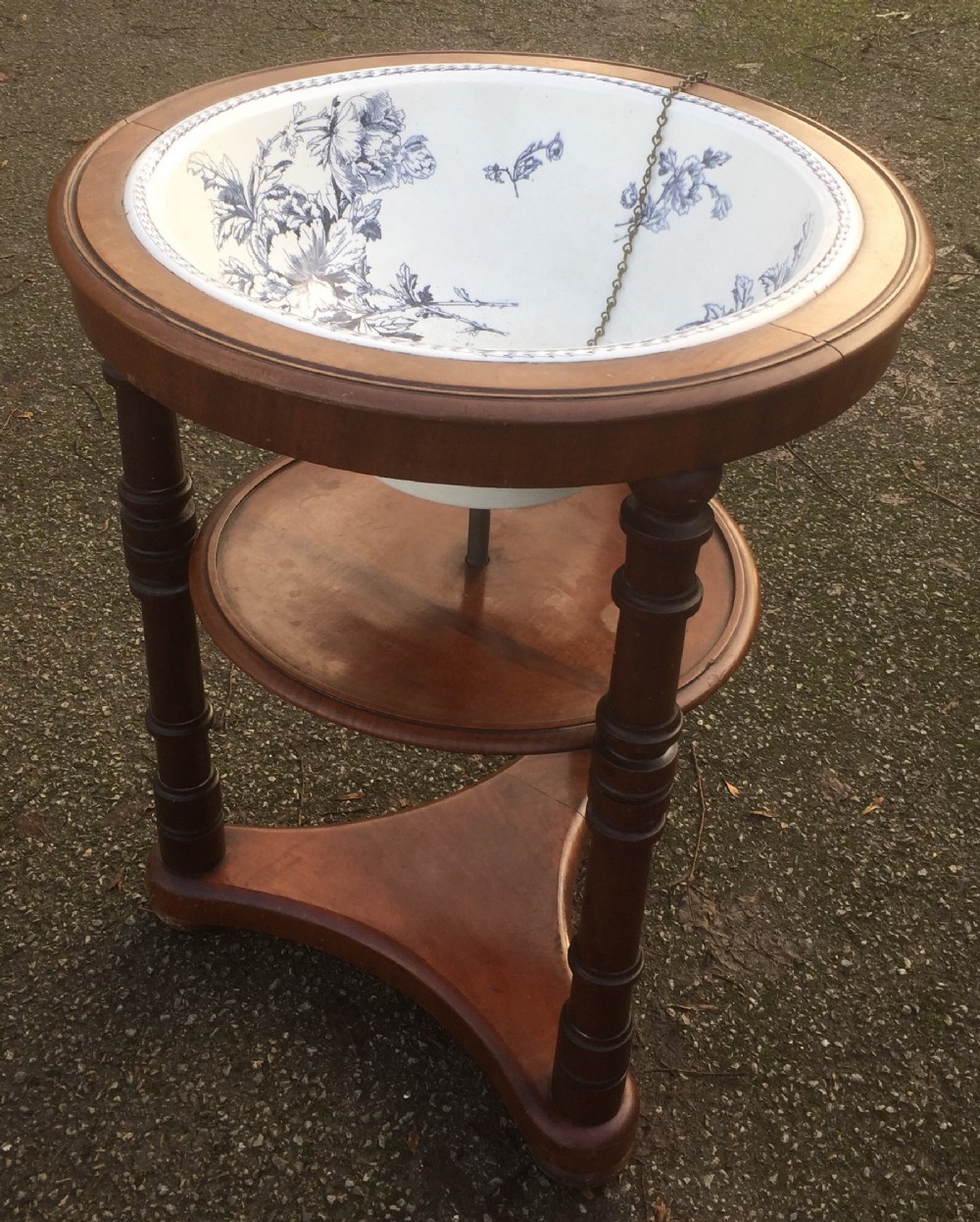 Rare Victorian circular mahogany washstand with original bowl 