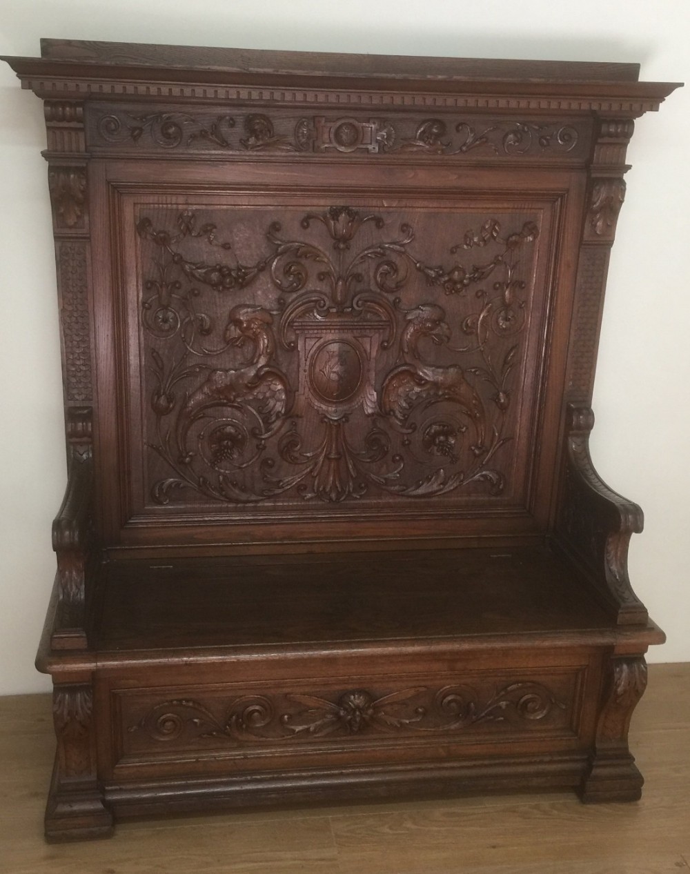 Victorian carved oak settle Stunning quality
