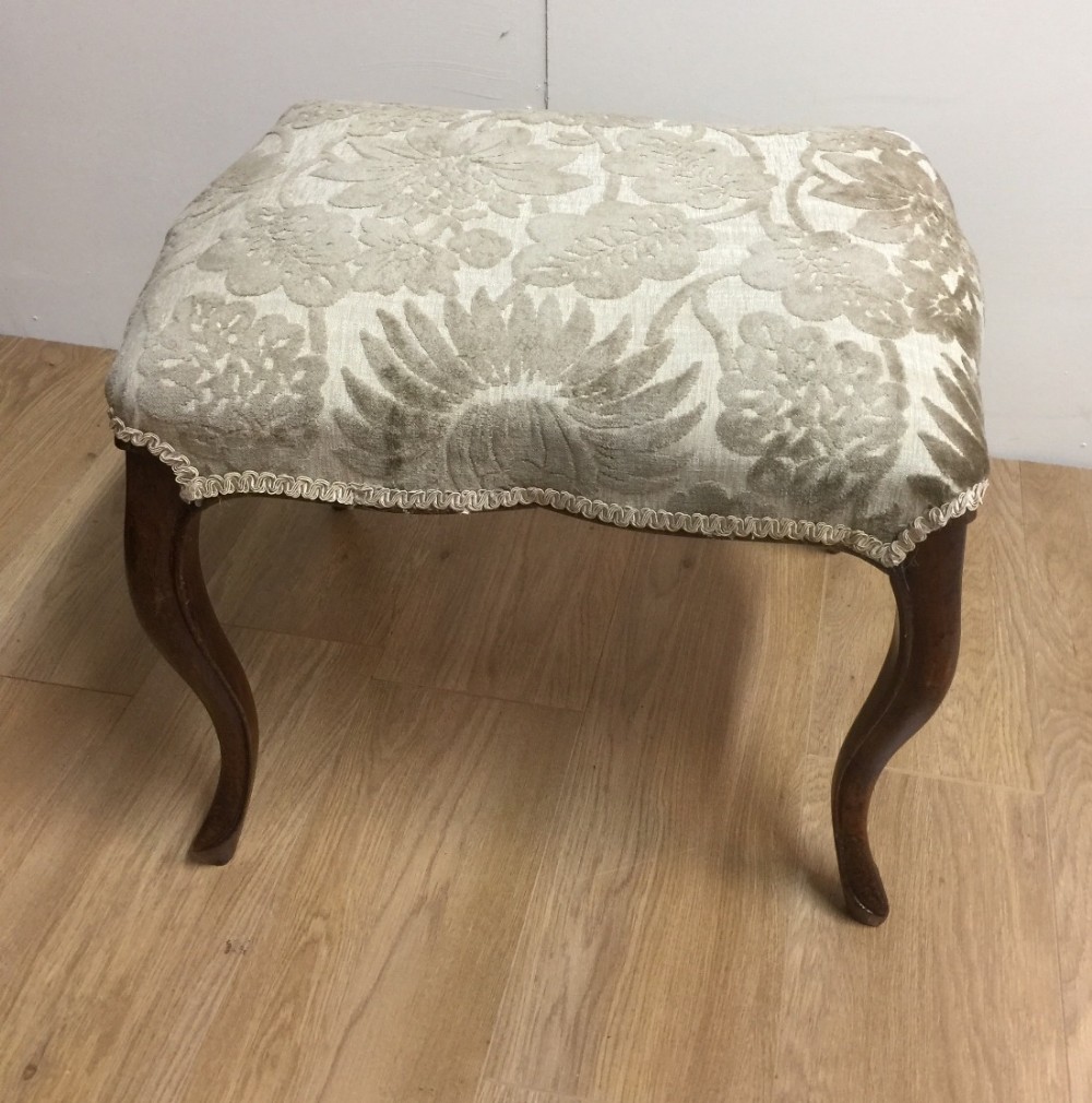 Edwardian walnut cabriole legged stool