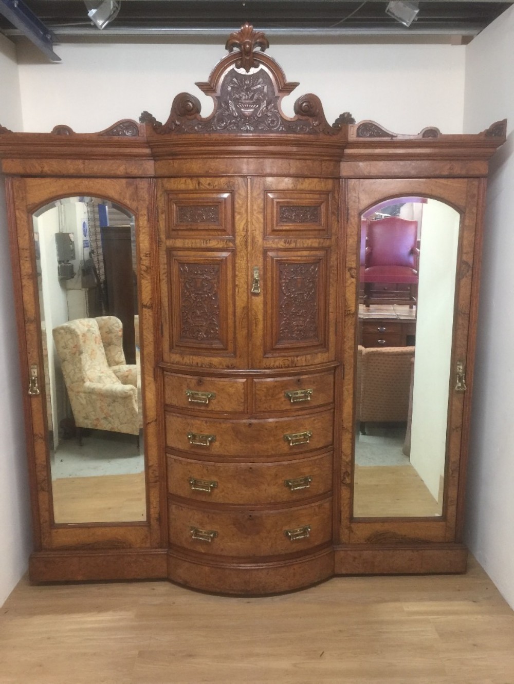 Country house Victorian pollard oak wardrobe Exceptional quality