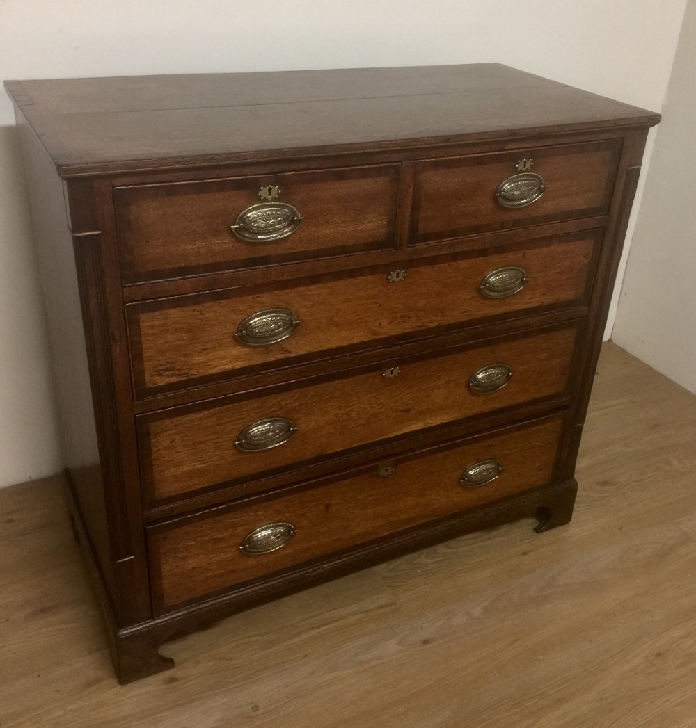 Georgian Oak Chest Of Drawers crossbanded in Mahogany circa 1790