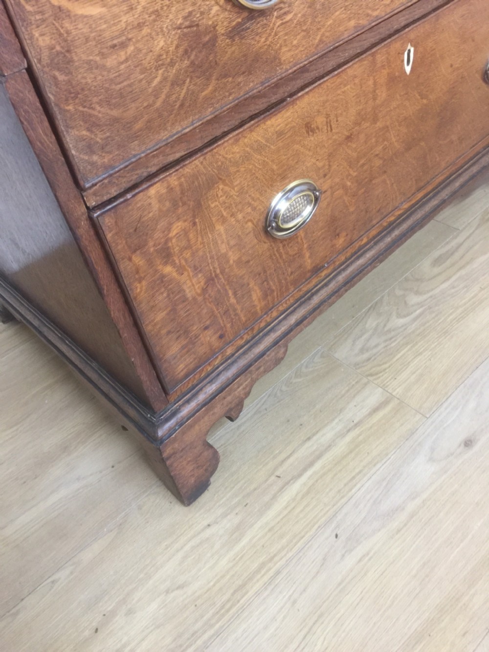 Georgian Oak four height chest of drawers circa 1780 View VI