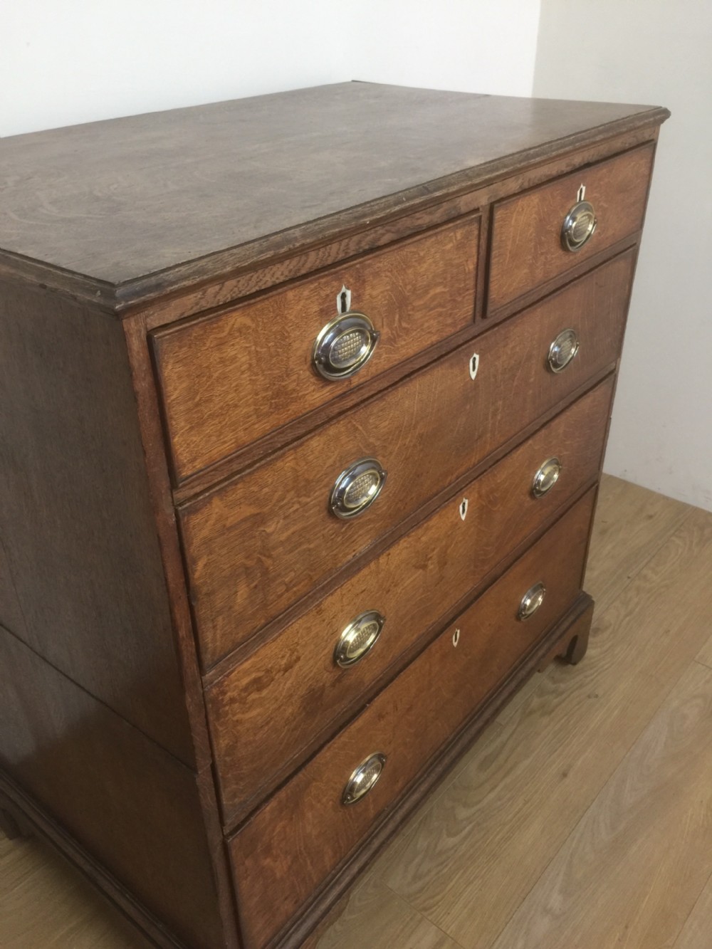 Georgian Oak four height chest of drawers circa 1780 View VII