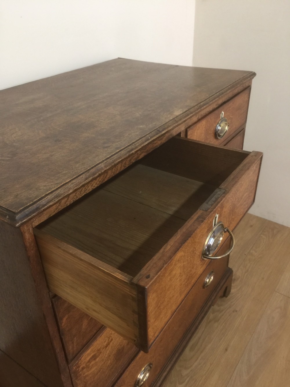 Georgian Oak four height chest of drawers circa 1780 View VIII