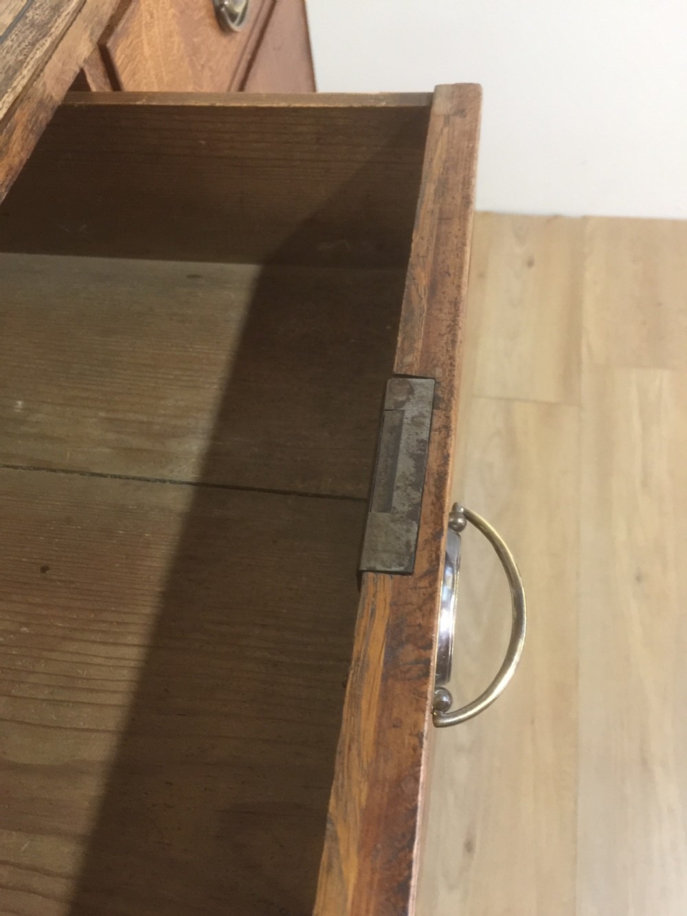 Georgian Oak four height chest of drawers circa 1780 View IX
