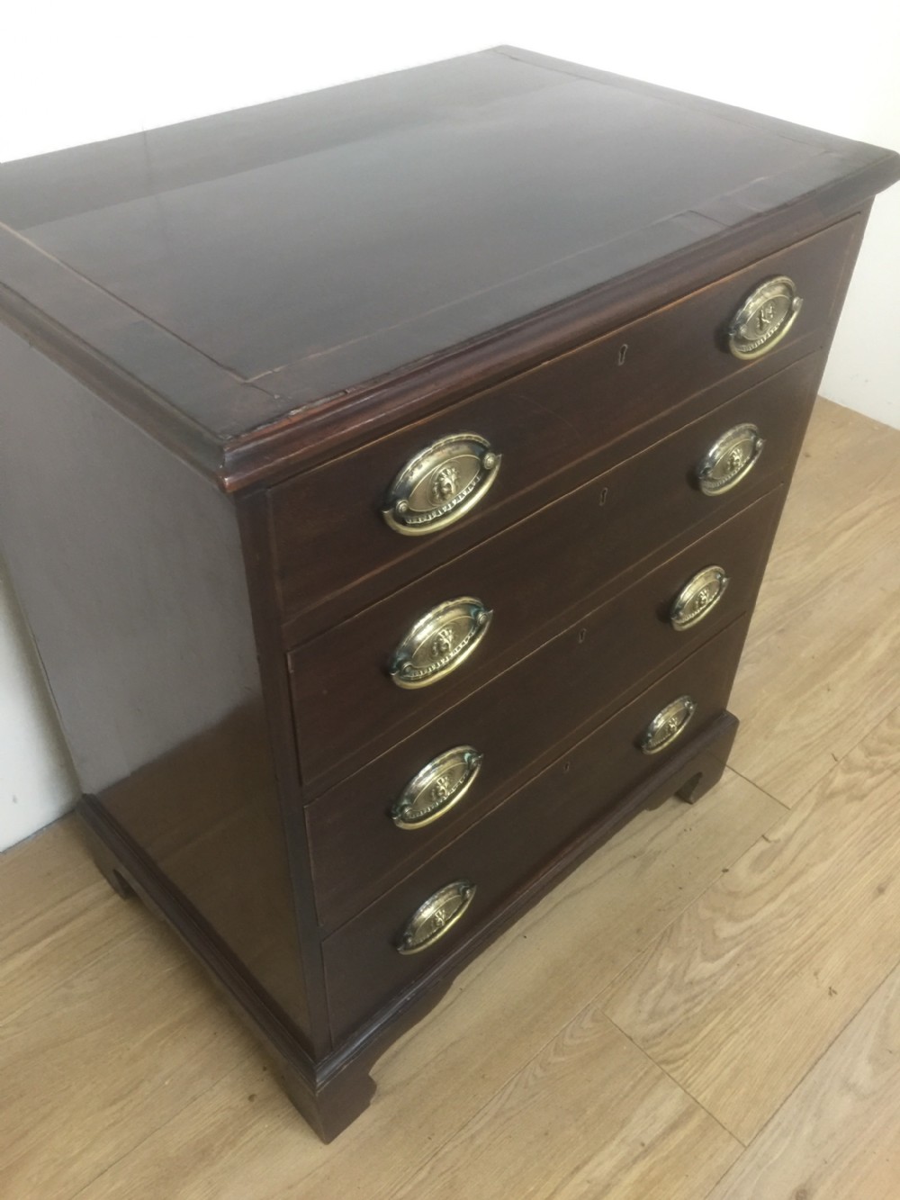 Small nineteenth century Mahogany chest of drawers  View XI
