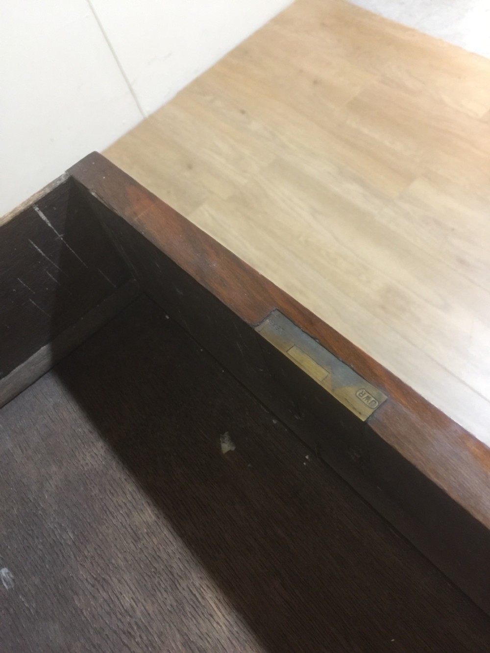 Nineteenth century crossbanded walnut chest of drawers with a dressing slide  View X
