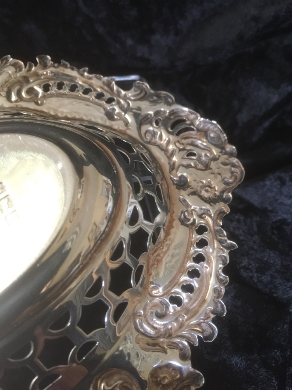 Solid silver Bon Bon dish by William Comyms London 1896 View XI