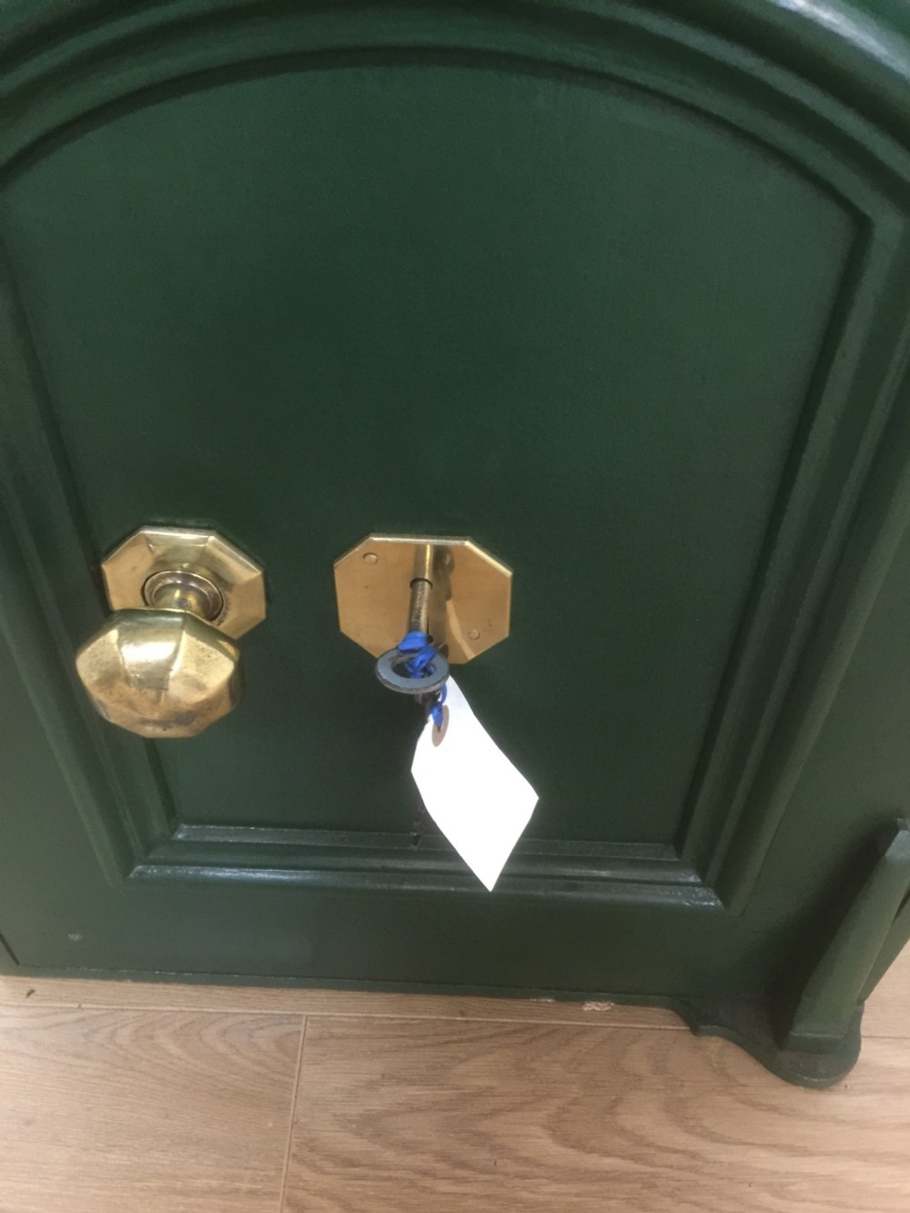 Edwardian safe fully restored two keys  View VII