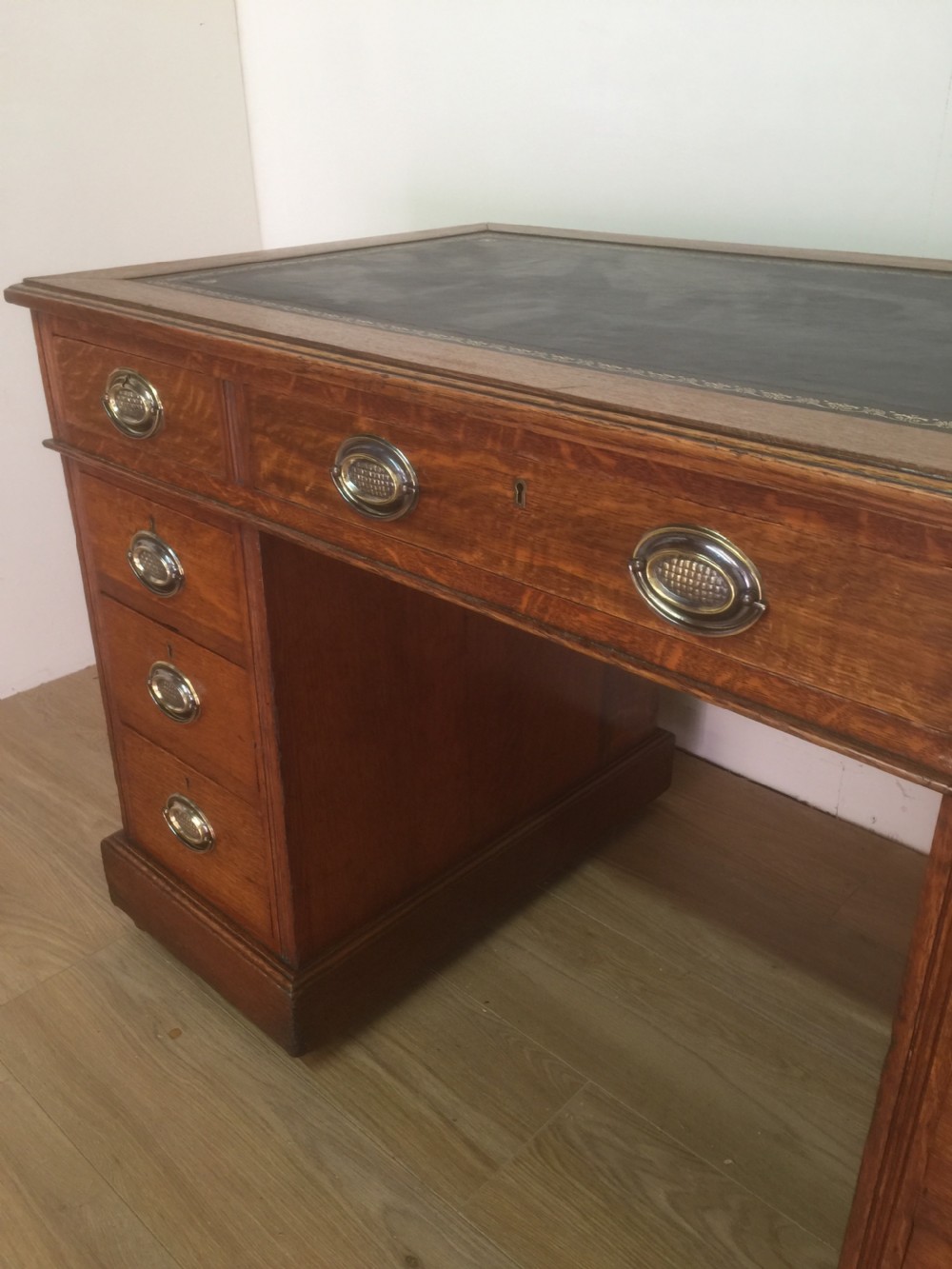 Edwardian golden oak twin Pedestal desk with tooled leather top View IV