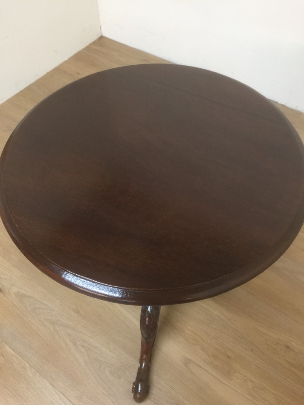 Nineteenth century circular Mahogany wine table on a carved base View IV