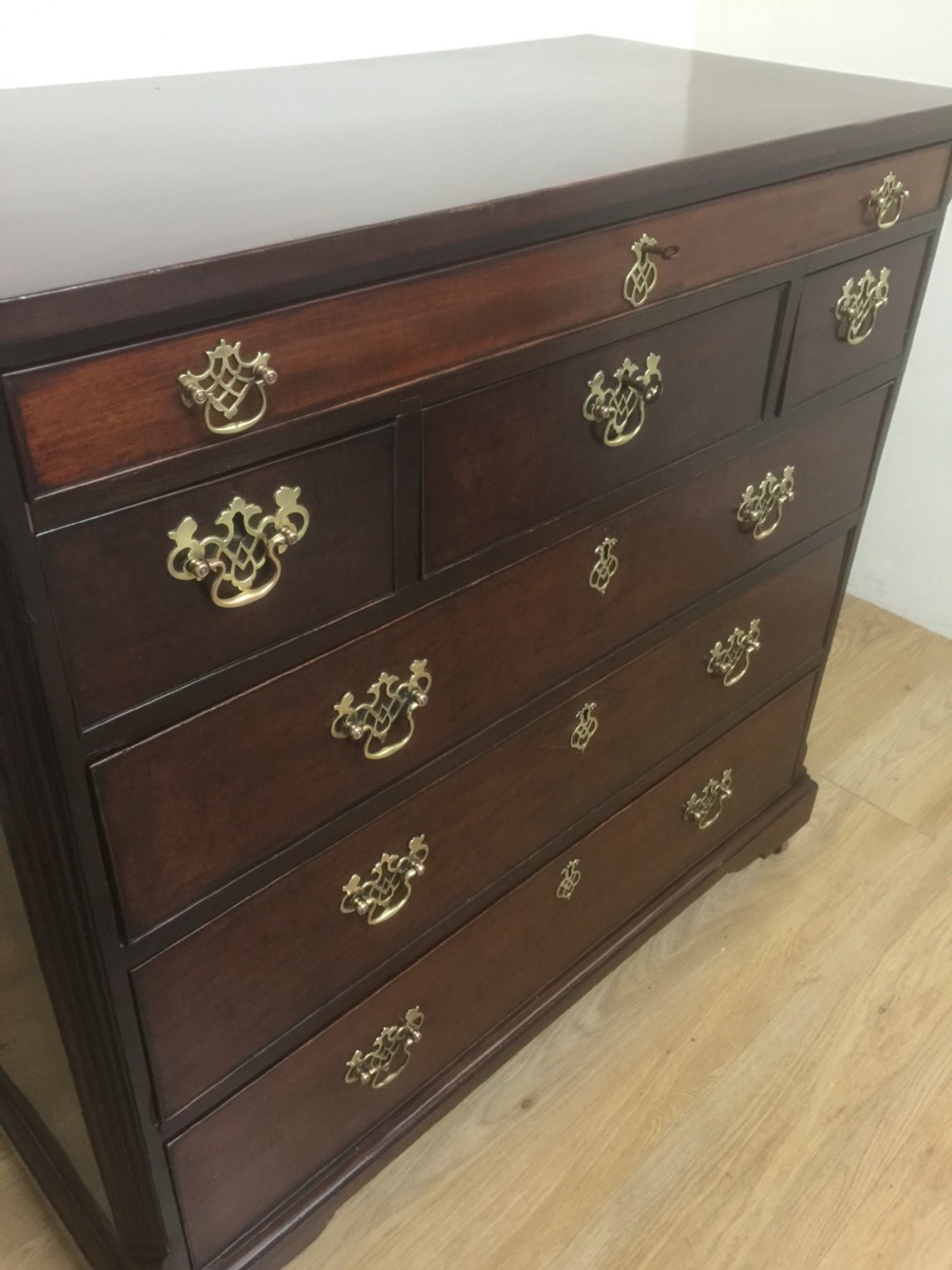 Late Georgian Mahogany chest of drawers with fitted dressing drawer View V