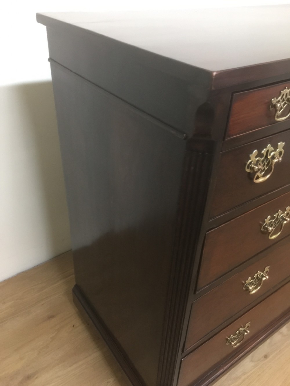 Late Georgian Mahogany chest of drawers with fitted dressing drawer View XIII