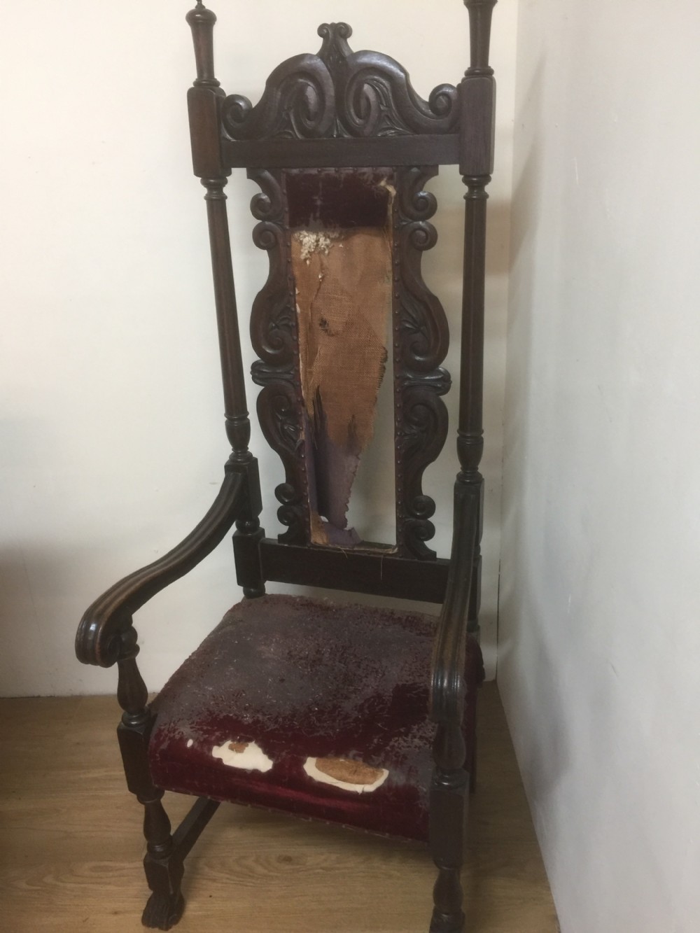 Victorian tall stylised oak hall chair. For restoration View VIII