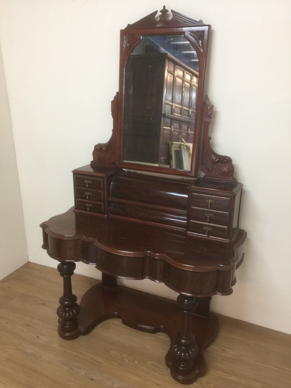 Victorian mahogany duchesse dressing table