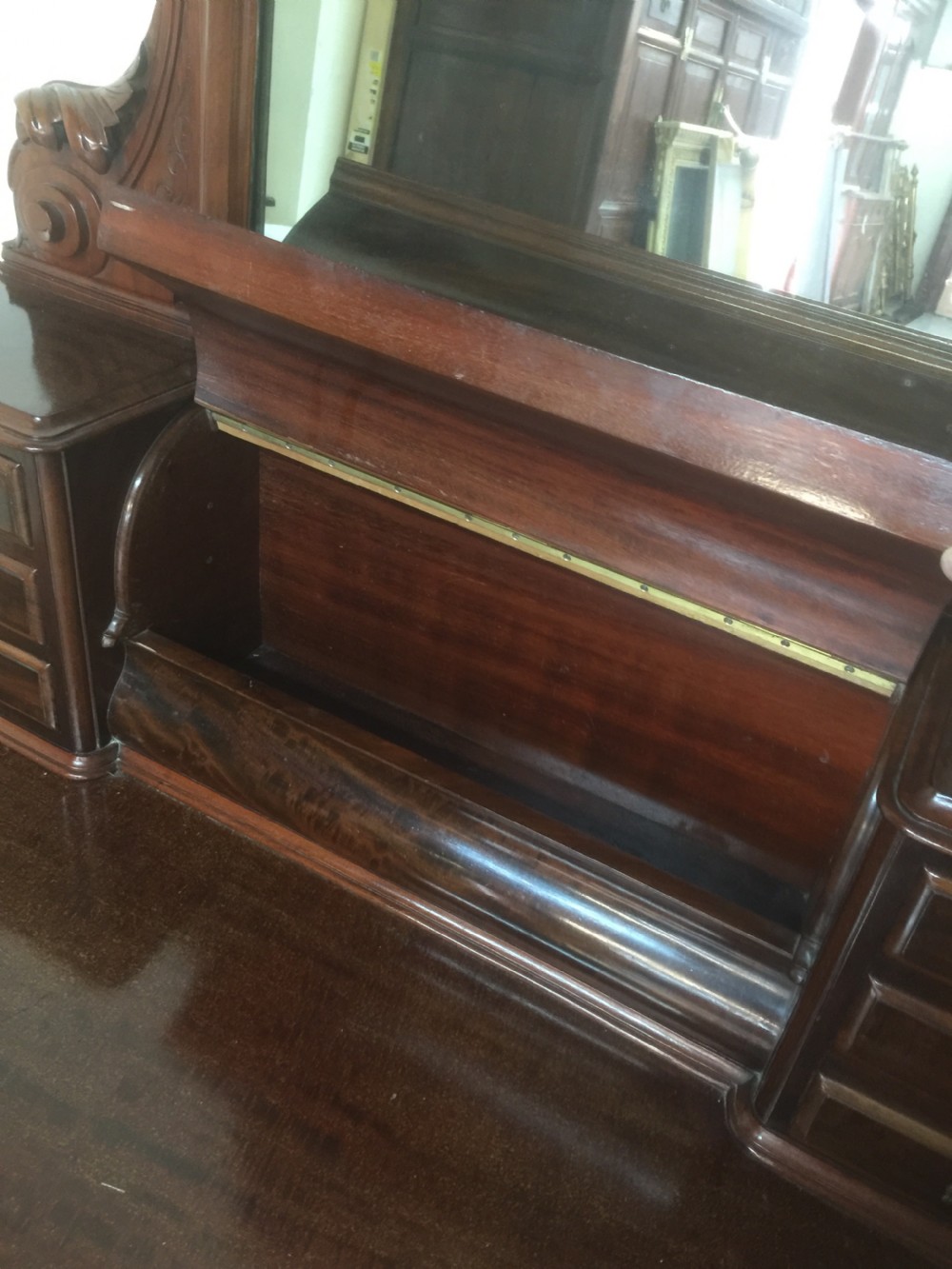 Victorian mahogany duchesse dressing table View VII