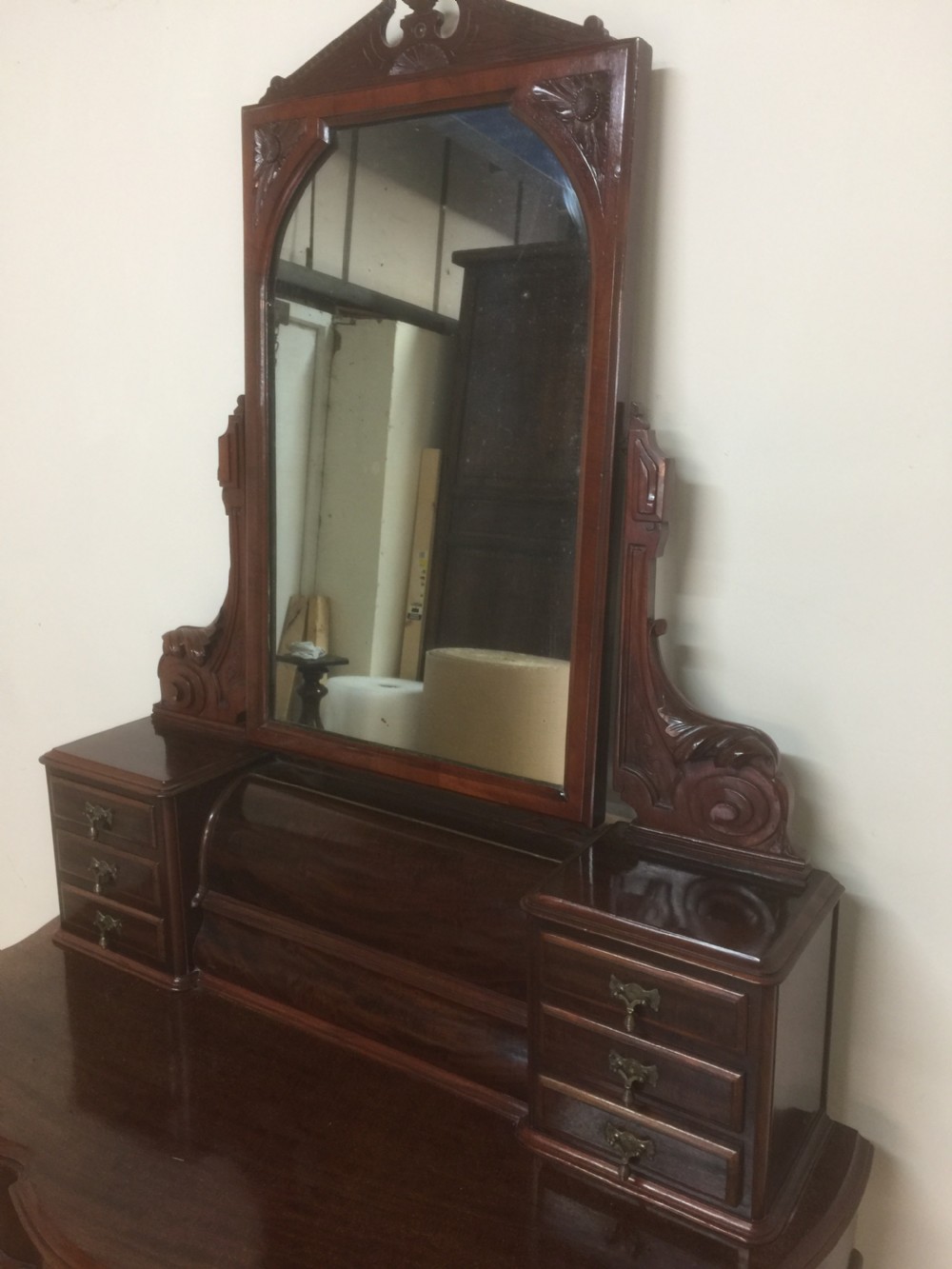 Victorian mahogany duchesse dressing table View IX